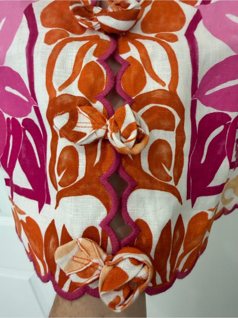 FARM Rio Pink & Orange Floral V-Neck Crop Top NWT - Picture 5 of 7